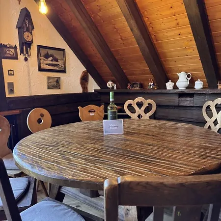 Appartement Historisches Schwarzwald-maerchenhaus In Alleinlage